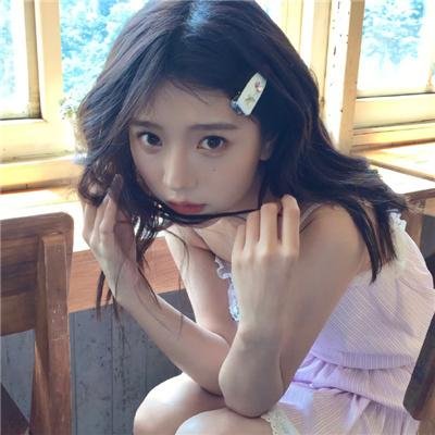芒果和红色轮椅海报